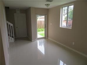 Building Photo - 1944 Sheridan St