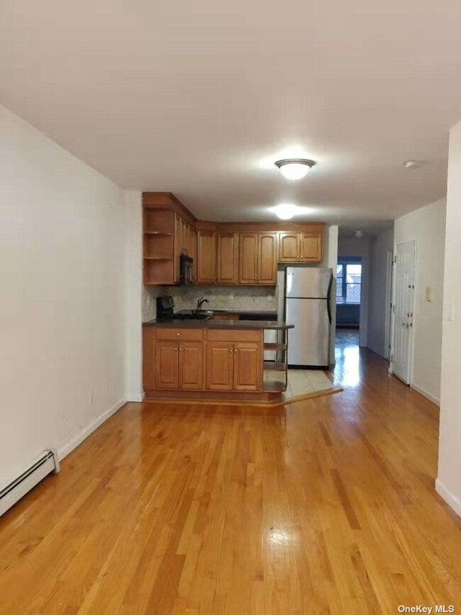 Building Photo - 60-36-60-82 82nd St