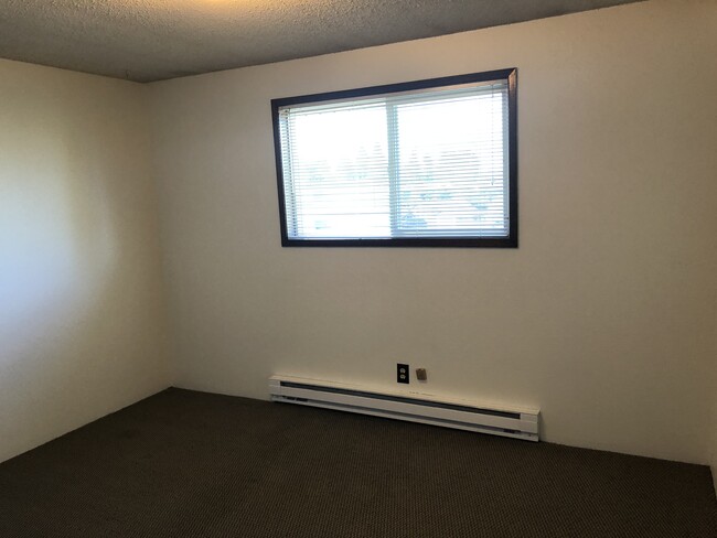 Building Photo - 255 NW Ann St