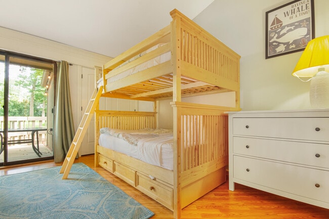 Building Photo - 403 Deerpath W