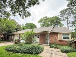 Building Photo - 16439 Hickory Knoll Dr