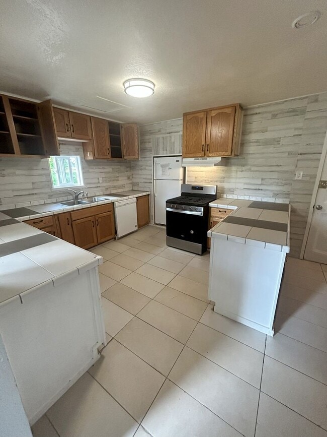 Building Photo - 3 Bed, 1 Bath in Meridian School District.
