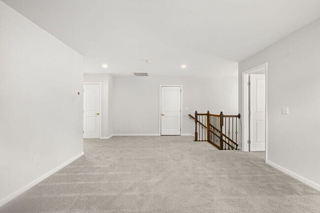 Building Photo - Charming 4-Bedroom Retreat with Cozy Fireplace in Fountain Inn