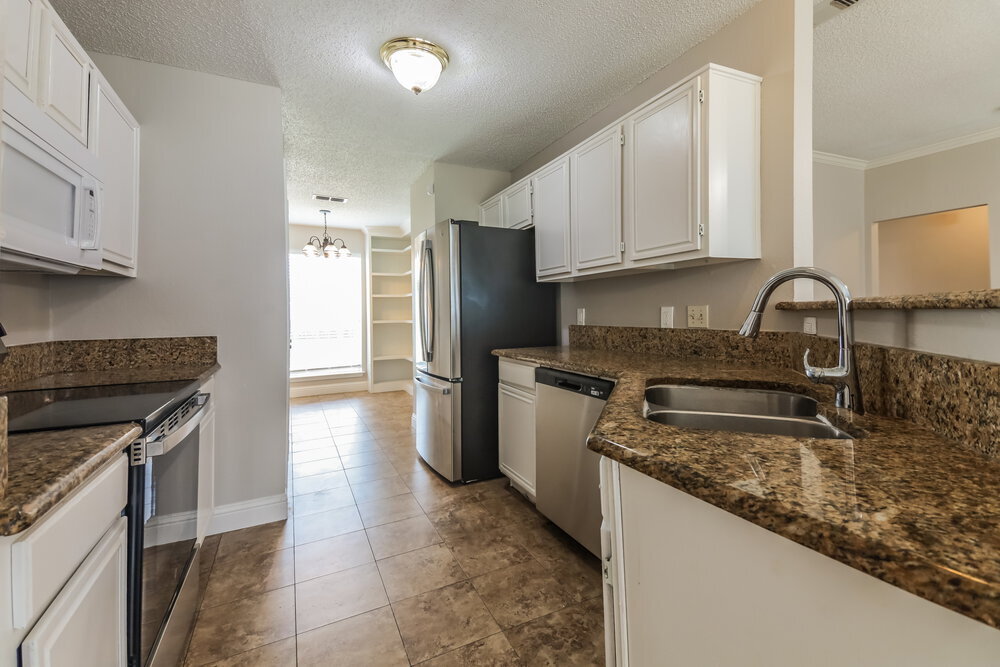Building Photo - 2524 Park Valley Dr
