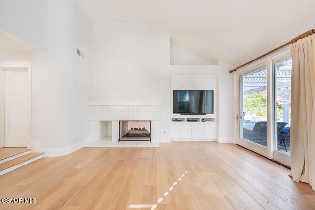 Building Photo - 2230 Memory Ln