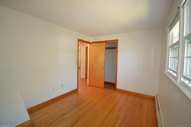 Building Photo - 18 Overbrook Rd