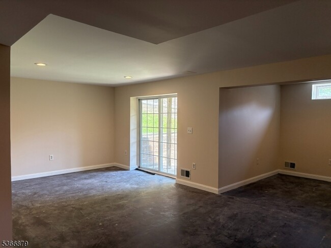 Building Photo - 312 Winding Hill Dr