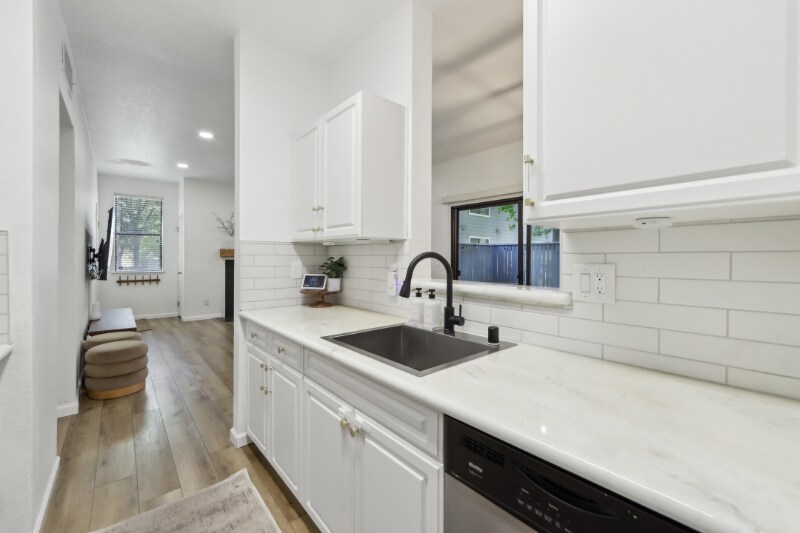 Building Photo - 7104 Cross Creek Cir