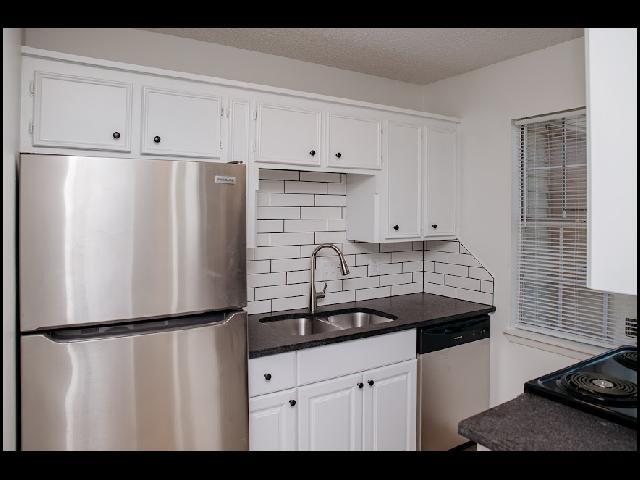 Building Photo - 721 S Valentine St