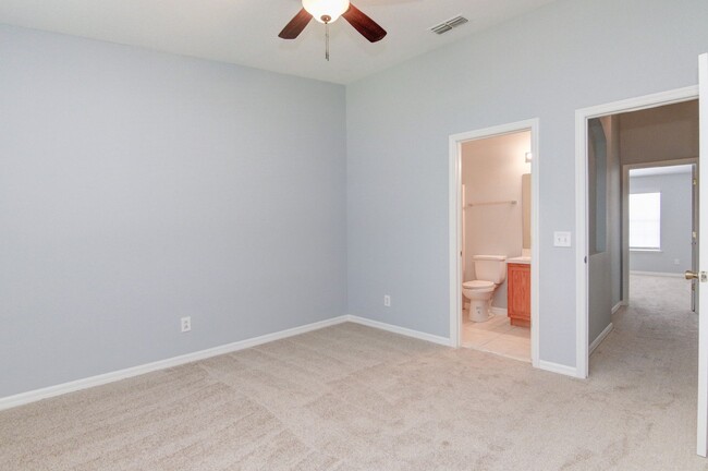 Building Photo - RENT BY MAY 15TH and RECEIVE 2 WEEKS OFF Y...