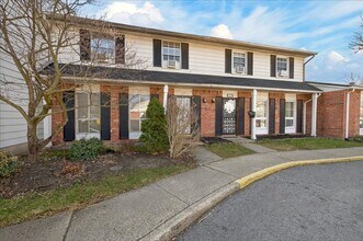 Building Photo - 717-717 Southfield Ct