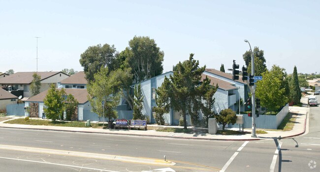 Building Photo - El Mesa Grande Apartments