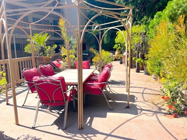 Building Photo - 100 Cliff Dr