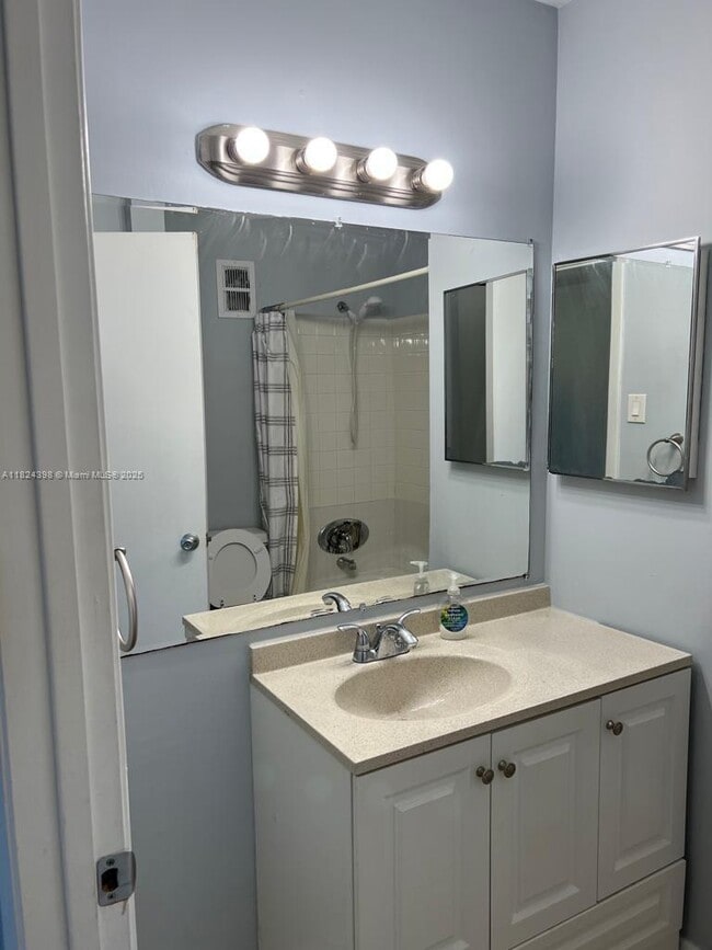 Building Photo - 15295 SW 106th Ln