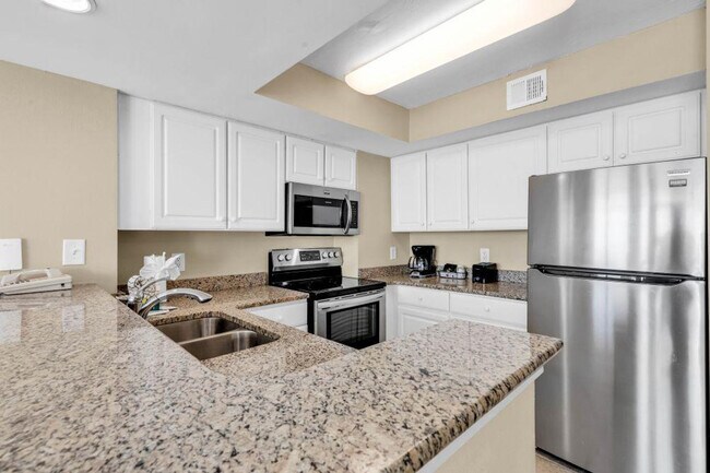 Building Photo - 2506 N Ocean Blvd