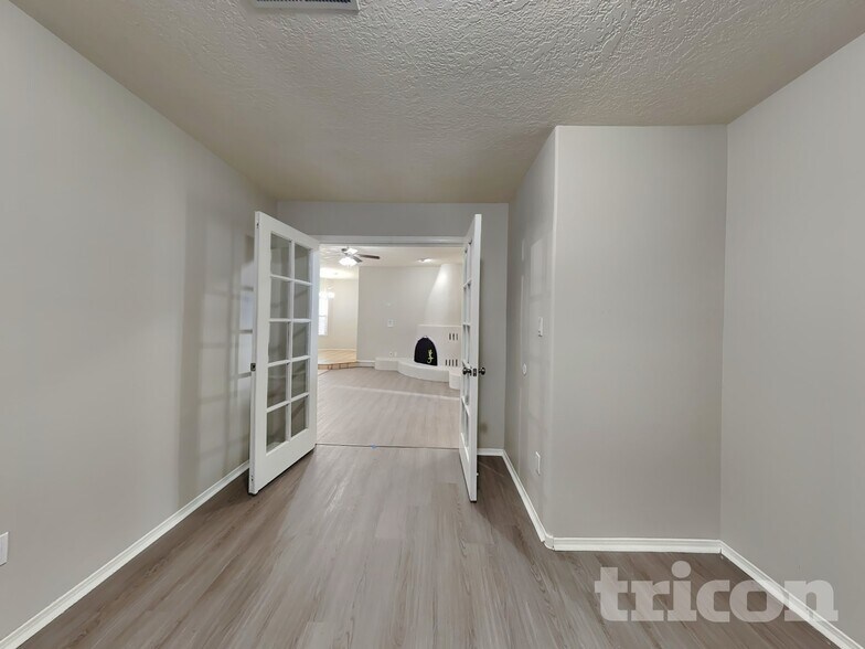 Building Photo - 6401 Prairie Sage Dr NW