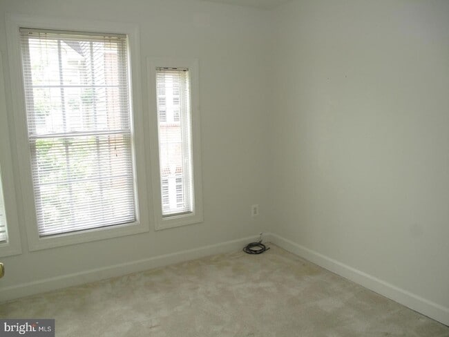Building Photo - 8176 Skelton Cir