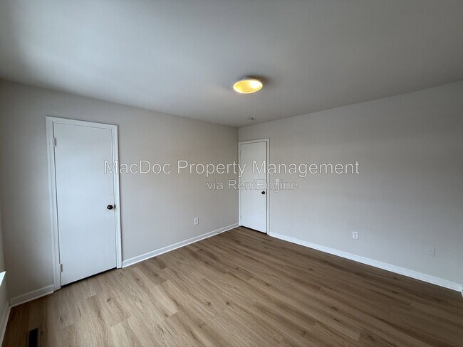 Building Photo - 5230 King's Wood Ln