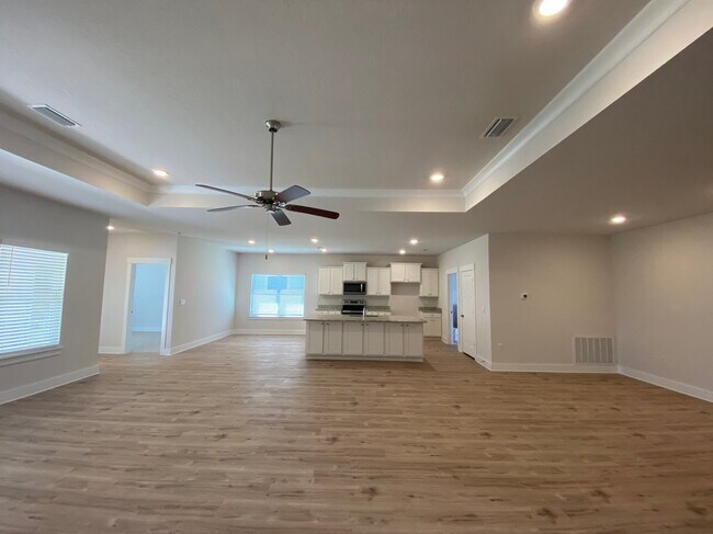 Building Photo - 3398 Southwind Dr
