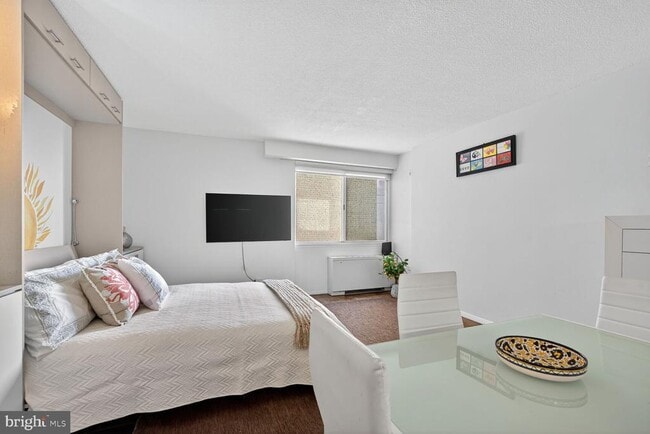 Primary Photo - 4515 Willard Ave