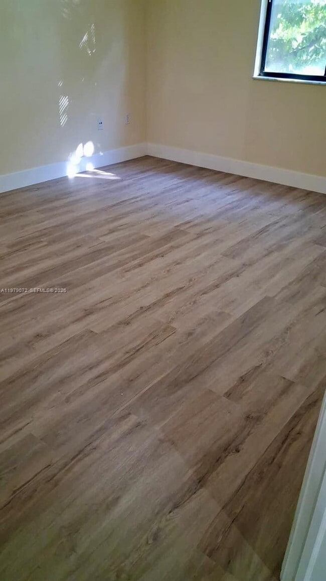 Building Photo - 1919 Van Buren St