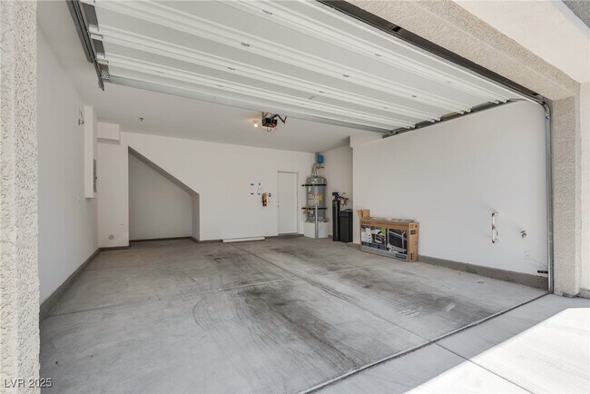 Building Photo - 20 Barbara Ln