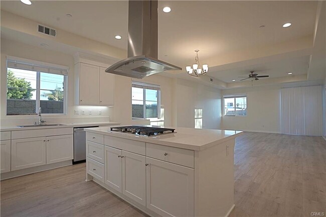 Building Photo - 22331 Normandie Ave