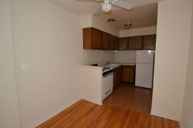 Building Photo - 535 W Aldine Ave