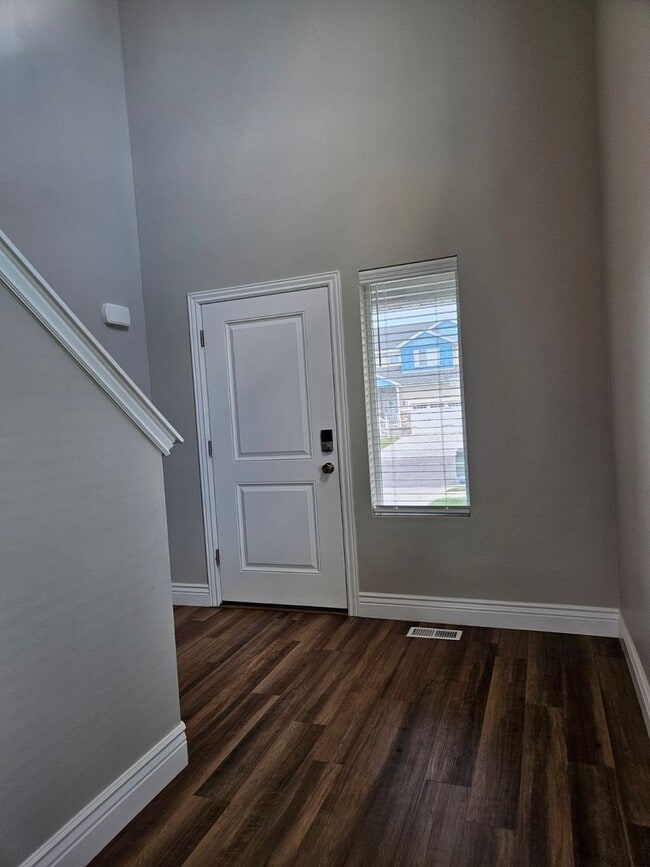 Building Photo - Charming 3 Bed, 2.5 Bath in Tooele