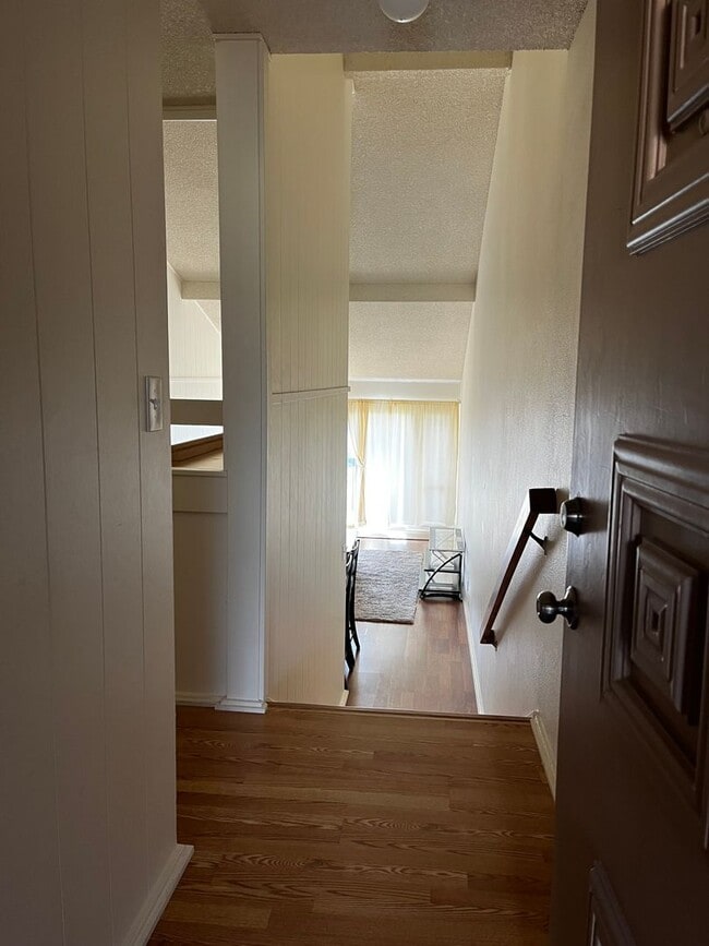 Building Photo - Spacious 3-Bedroom, 2-Bath Townhouse in Gr...