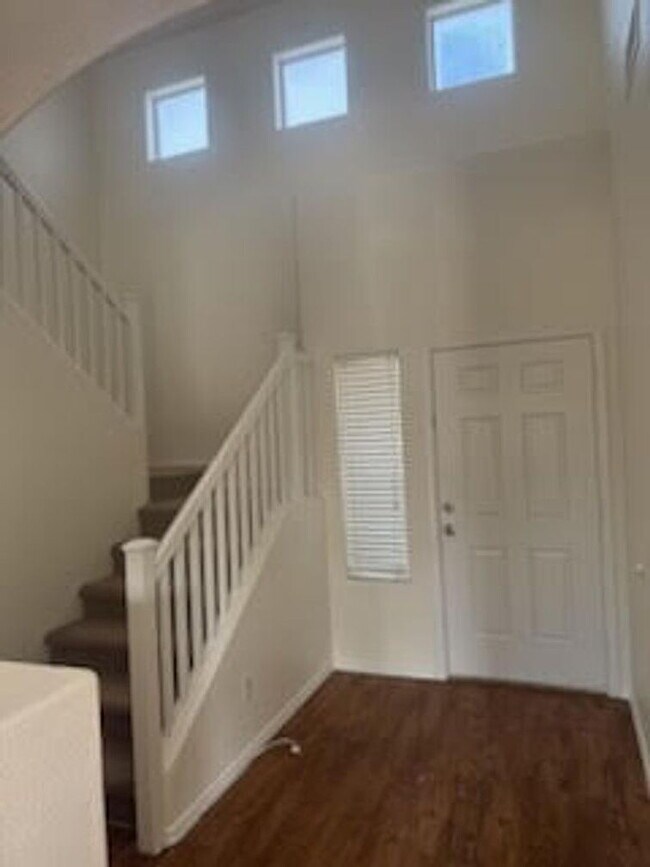 Building Photo - SINGLE FAMILY HOME.