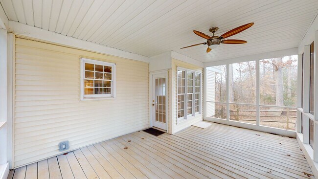 Building Photo - 7819 Red Oaks Trail