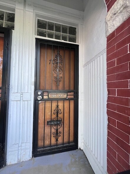 Building Photo - 7024 S Wentworth Ave