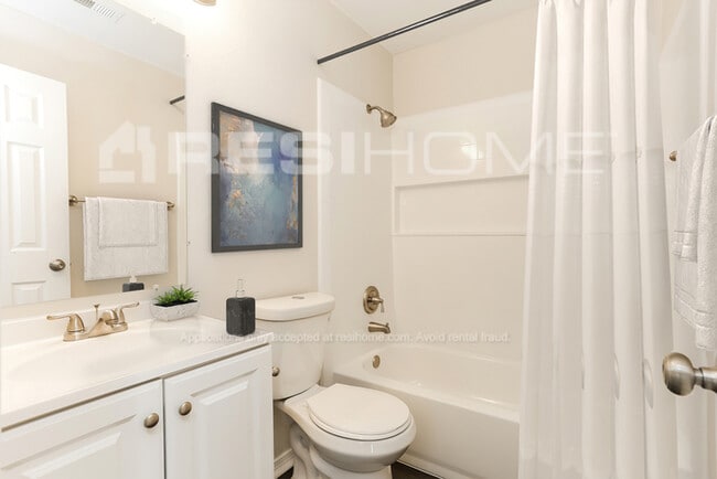 Building Photo - 907 Fairbanks Cir