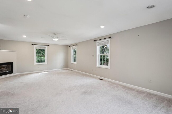 Building Photo - 5413 Tree Line Dr
