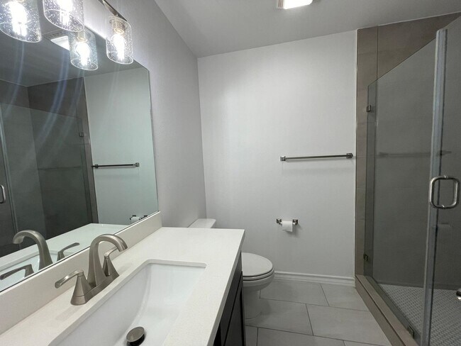 Building Photo - 9917 Bijan Dr