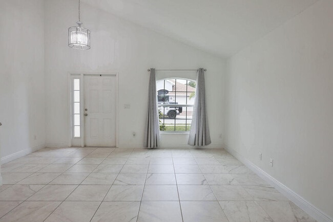 Building Photo - 9725 Starboard Dr