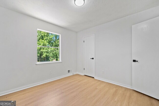 Building Photo - 4050 Daron Ct