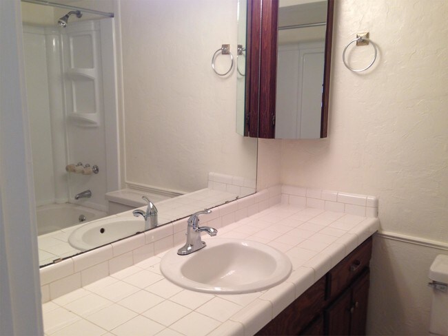 Building Photo - 2100 Castle Rock