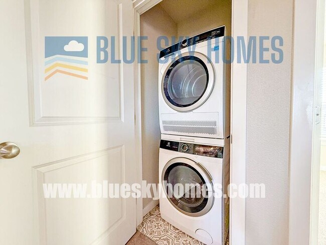 Building Photo - 5978 S Jessenia Ln