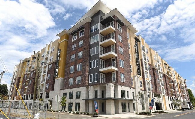 Building Photo - 930 Douglas St