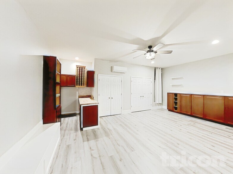 Building Photo - 7553 Poplar Meadow Ln