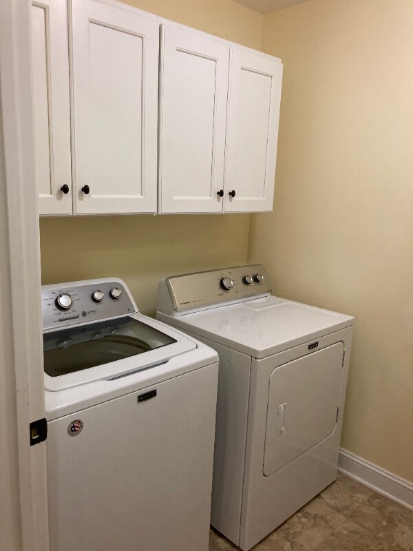 Building Photo - 2539 Greenport Dr