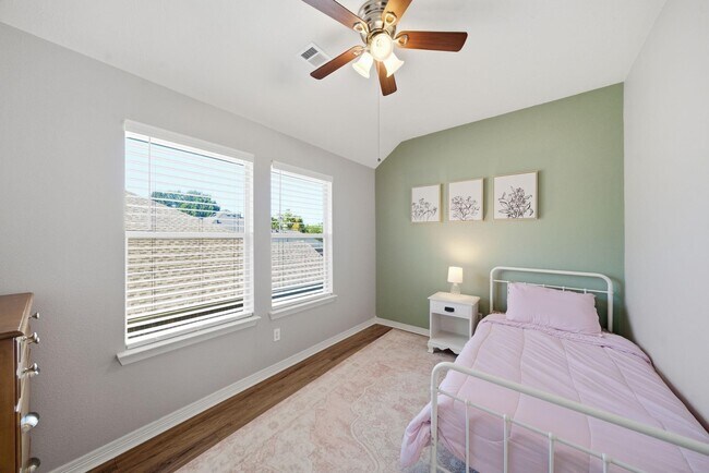 Building Photo - 9207 Hidden Ct