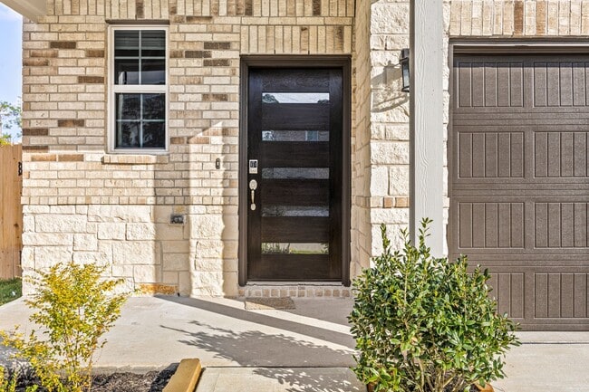 Building Photo - 302 Brazen Forest Trl