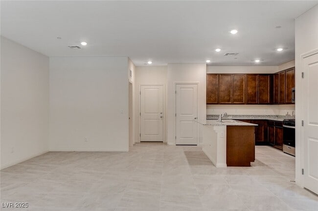 Building Photo - 2620 Ercolano St