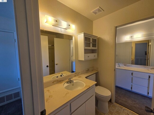 Building Photo - 7596 Silvertree Ln