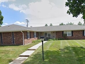 Building Photo - 2 Chateau Dr