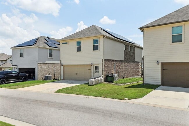 Building Photo - 2204 Land Grant Wy