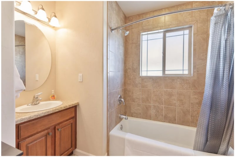 Building Photo - 829 Montclair Dr